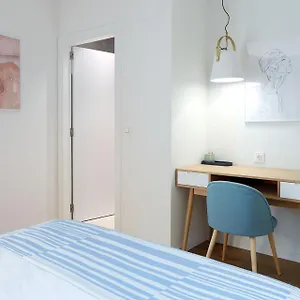 H Suite3b By Smiling Apartment